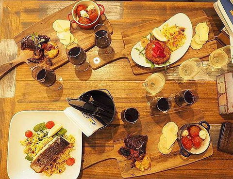 Two Fat Blokes Gourmet Kitchen - Yamba Accommodation 10
