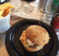 Dicky Knees - Yamba Accommodation