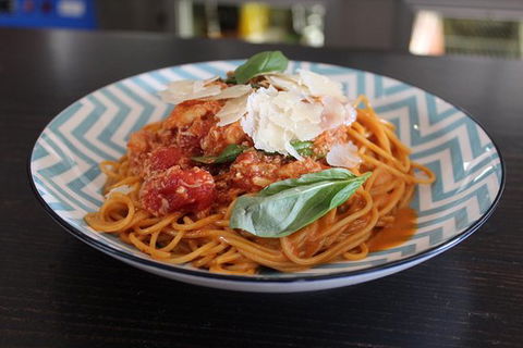 The Surly Goat - Yamba Accommodation 0