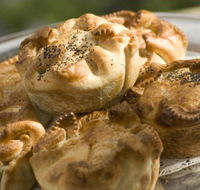 Izzy's Mountain View Cafe - Yamba Accommodation