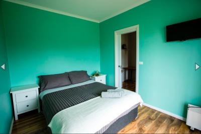 The 12 Apostles Inn / Princetown Tavern - Yamba Accommodation 13