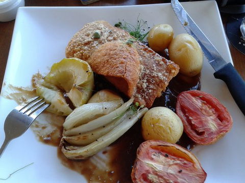 Swill 'N' Grill - Yamba Accommodation 0