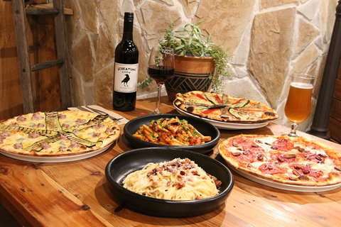 When In Rome - Yamba Accommodation 0