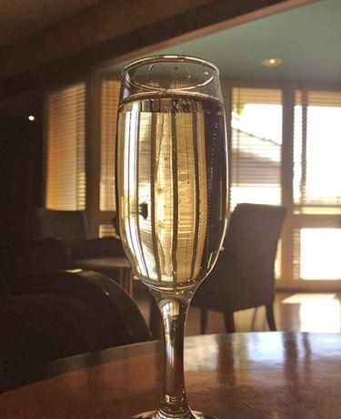 Flaming Bull Bar & Grill - Yamba Accommodation 8