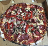 Little Joes Woodfired Pizza - Yamba Accommodation