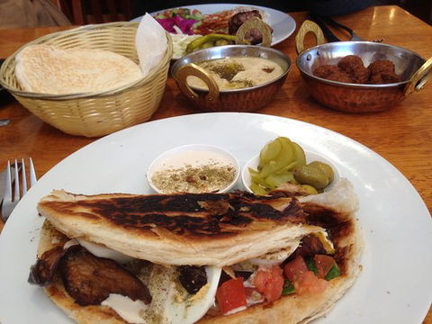 Za'atar - Yamba Accommodation 0