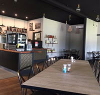 ChatterChinos - Yamba Accommodation