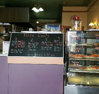 Mal's Pizza Bite - Yamba Accommodation