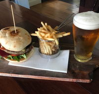 The White Hart Hotel - Yamba Accommodation