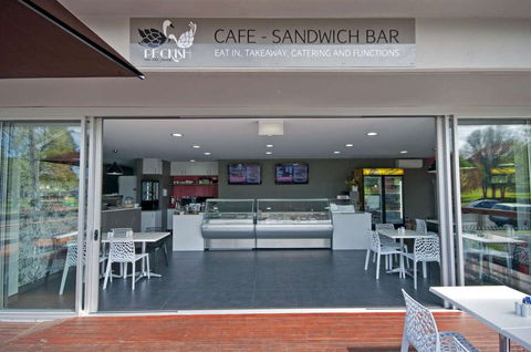 Peckish On The Park - Yamba Accommodation 0