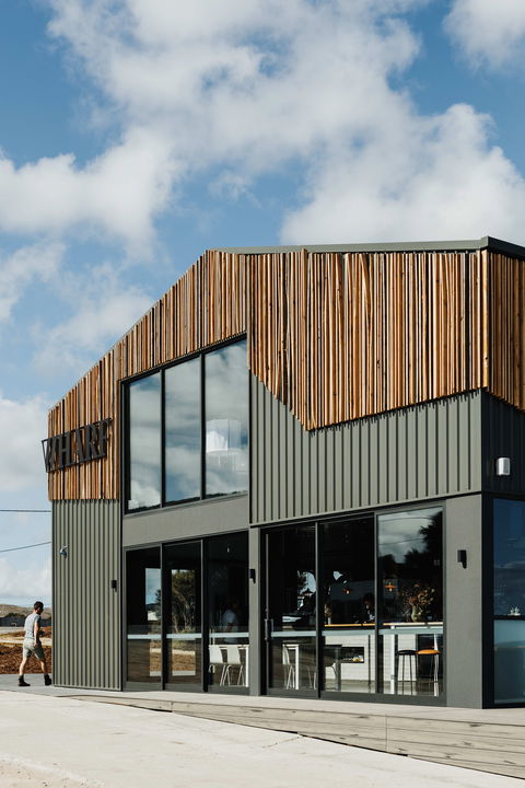 The Flinders Wharf - Yamba Accommodation 1