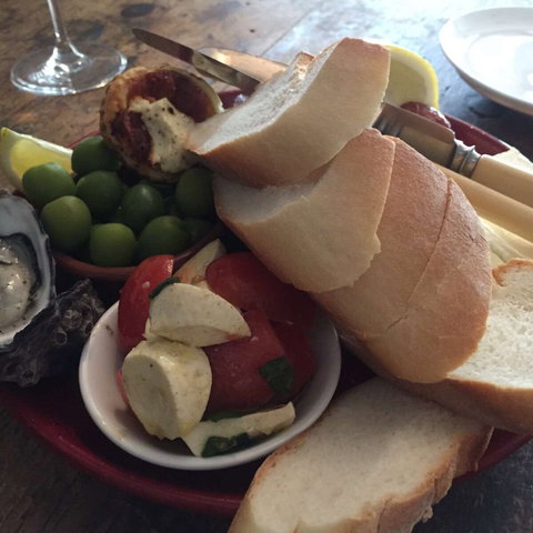 Juanita's - Yamba Accommodation 0