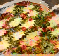 Topping Plus Pizza - Yamba Accommodation