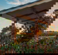 Caf in the Vines - Yamba Accommodation