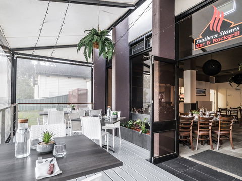 Southern Stones And Bar Grill - Yamba Accommodation 2