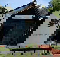 Drink Ottelia  Eat Fodder - Yamba Accommodation