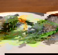 Carl's - Yamba Accommodation