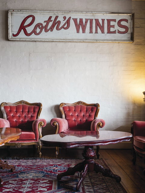 Roth's Wine Bar - Yamba Accommodation 0