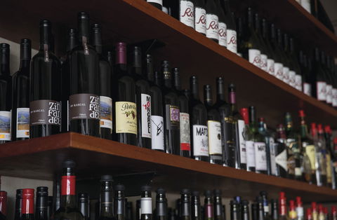 Roth's Wine Bar - Yamba Accommodation 1