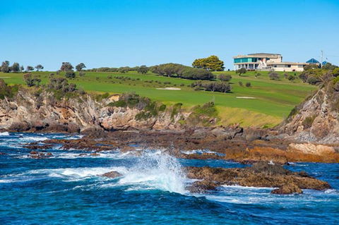 Paul's On The Course - Yamba Accommodation 0