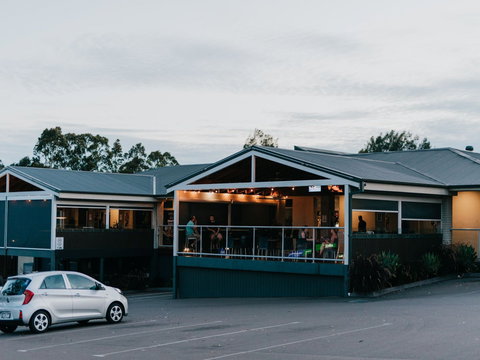 The George Tavern Greenhills - Yamba Accommodation 1