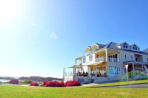 The View - Coffee And Bites - Yamba Accommodation 0