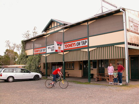 Willawarrin Hotel - Yamba Accommodation 0