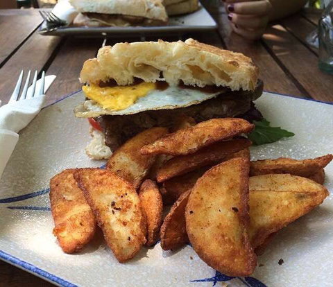 Golden Horse Chinese - Yamba Accommodation 0