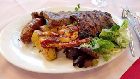 Rosewood Cottage Steakhouse - Yamba Accommodation 0