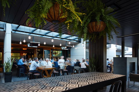 Ostani Lounge, Bar & Restaurant - Yamba Accommodation 1