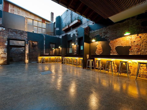 Royal Hotel Queanbeyan - Yamba Accommodation 1