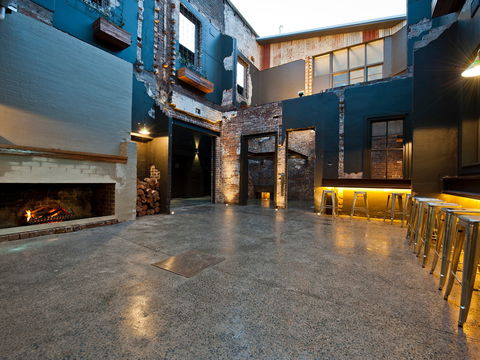 Royal Hotel Queanbeyan - Yamba Accommodation 2