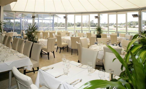L' Aqua Restaurant - Yamba Accommodation 1
