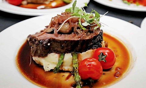 L' Aqua Restaurant - Yamba Accommodation 3