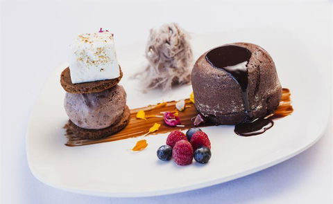 L' Aqua Restaurant - Yamba Accommodation 5