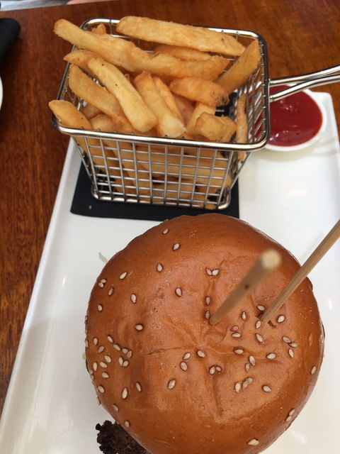 Adelphi Grill - Yamba Accommodation 4