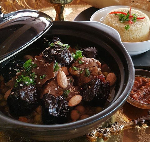 Le Souk - City - Yamba Accommodation 9