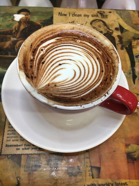 Big Table - Yamba Accommodation 1