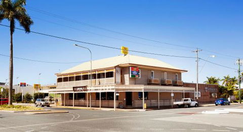 Austral Hotel - Yamba Accommodation 0