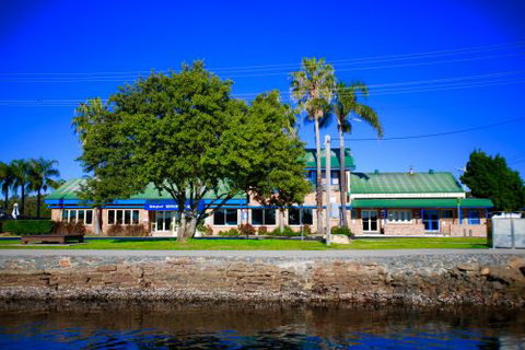 Tea Gardens Hotel–Motel - Yamba Accommodation 0