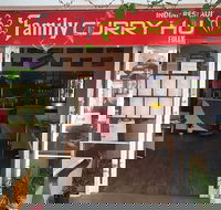 Family Curry Hub - Yamba Accommodation