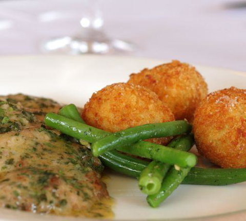 The Foreshore Bar & Restaurant - Yamba Accommodation 0