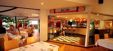 The Foreshore Bar & Restaurant - Yamba Accommodation 2