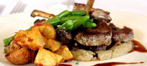 The Foreshore Bar & Restaurant - Yamba Accommodation 3