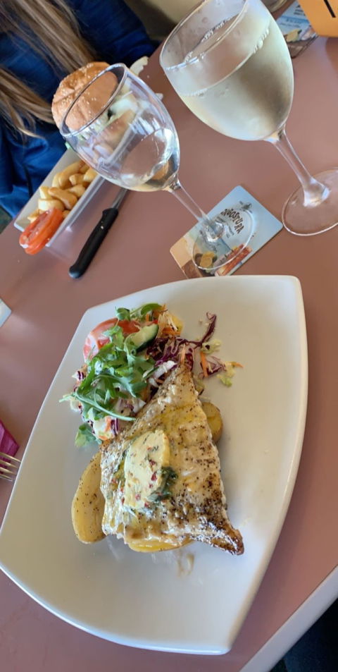 Augusta Hotel Restaurant - Yamba Accommodation 3