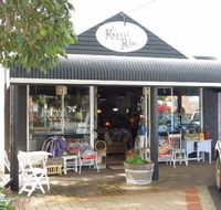 The Ragged Robin - Yamba Accommodation