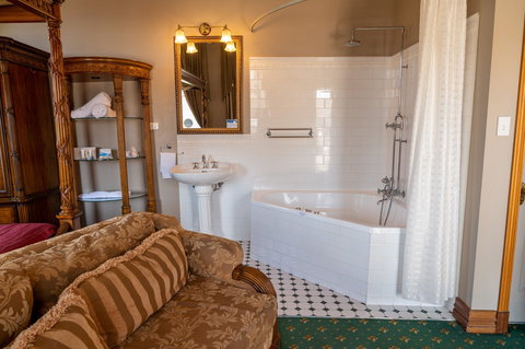 Denison Boutique Hotel - Yamba Accommodation 8