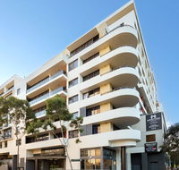 Meriton Suites Waterloo - Yamba Accommodation