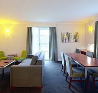 Abode Narrabundah - Yamba Accommodation