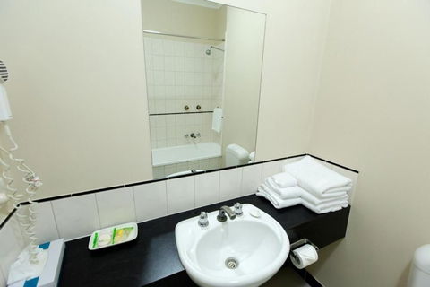 Barkly Motor Lodge - Yamba Accommodation 11
